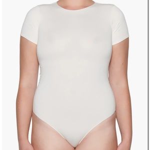 NWOT SKIMS Essential TShirt Bodysuit Thong in Marble